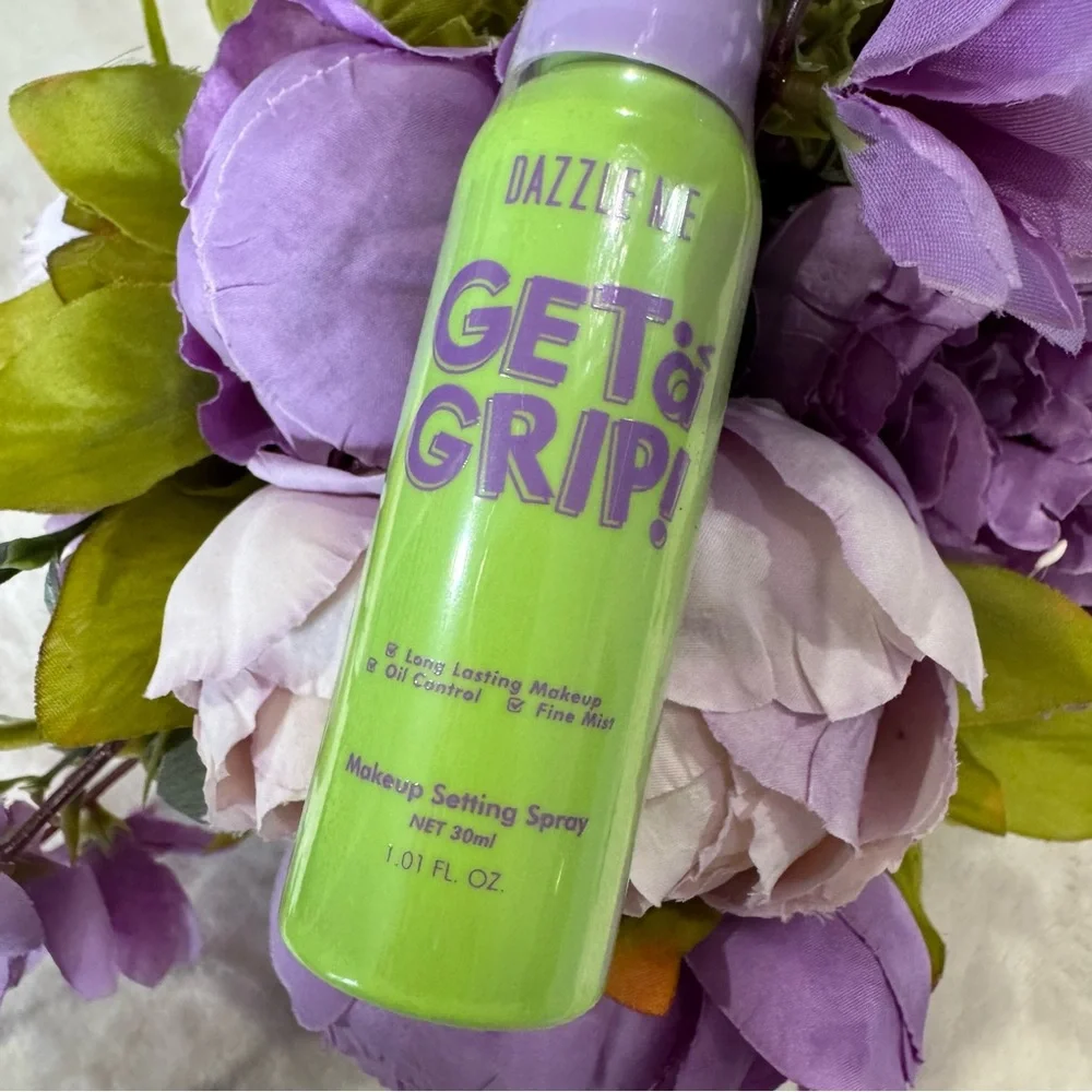NEW Dazzle Me Get a Grip Makeup Setting Spray